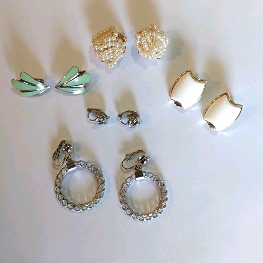 5 pair of clip-on earrings